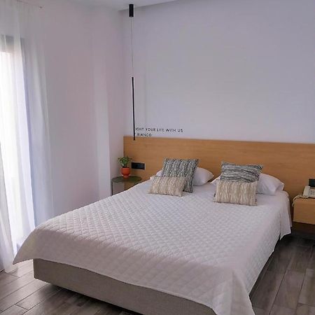 Bianco Hotel Lakkíon Екстериор снимка