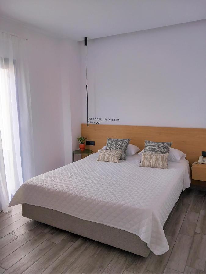 Bianco Hotel Lakkíon Екстериор снимка